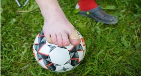 ملجأ وغارات وتعادل 1802 -1802 ولعب لمدة أسبوع.. حكايات أطول المباريات في التاريخ 